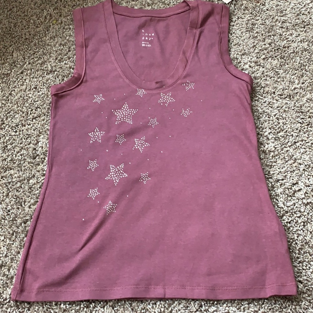 Purple tee w/ rhinestones stars 🌟🌟